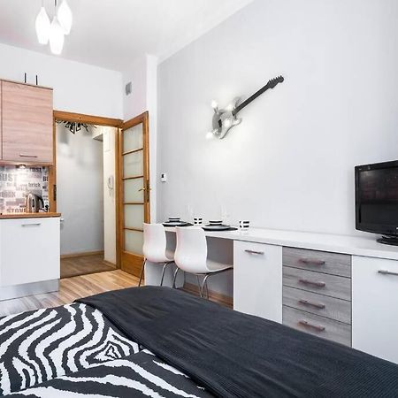 Апартаменты Studio Pomorska , Bezplatny Parking Краков Экстерьер фото