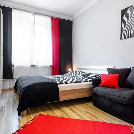 Апартаменты Studio Pomorska , Bezplatny Parking Краков Экстерьер фото