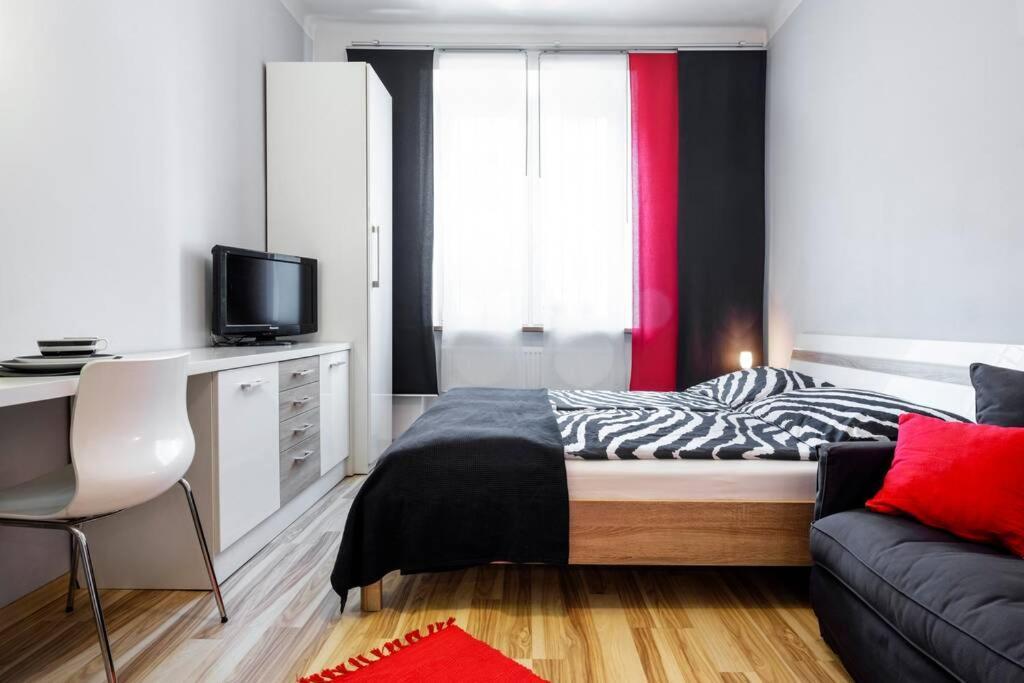 Апартаменты Studio Pomorska , Bezplatny Parking Краков Экстерьер фото