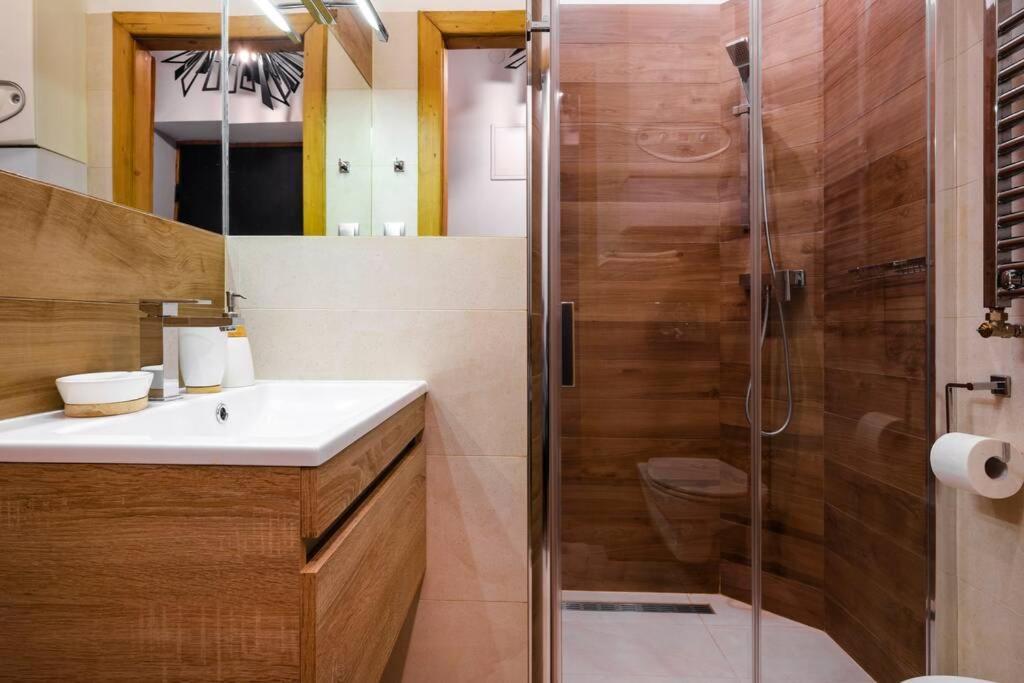 Апартаменты Studio Pomorska , Bezplatny Parking Краков Экстерьер фото