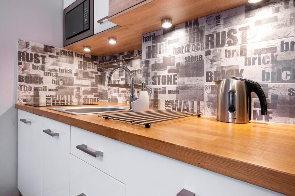 Апартаменты Studio Pomorska , Bezplatny Parking Краков Экстерьер фото